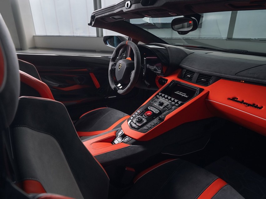 全球只有63辆，野兽来了，兰博基尼Aventador SVJ