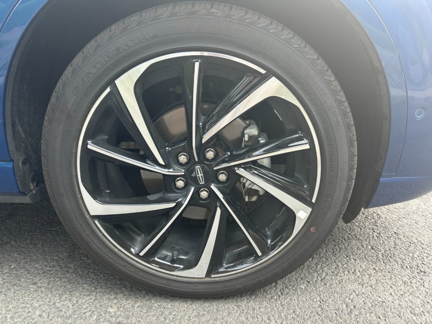 豪华汽车，到底该长什么样？试驾全新林肯冒险家