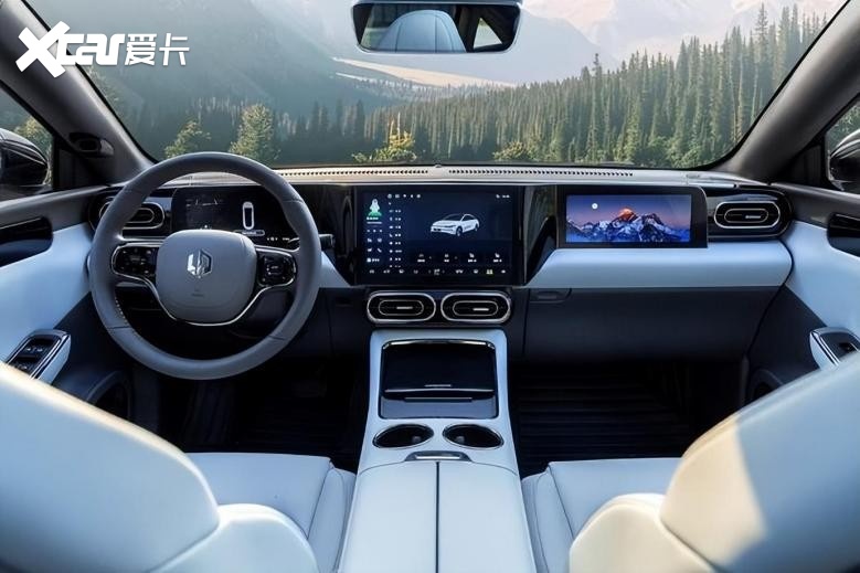 20万预算买智能纯电轿跑 比亚迪海豹和零跑C01怎么选？