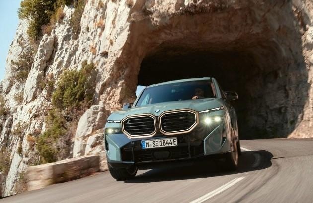 创新BMW XM发布并在中国开启预售，预售价236万，2023年上市