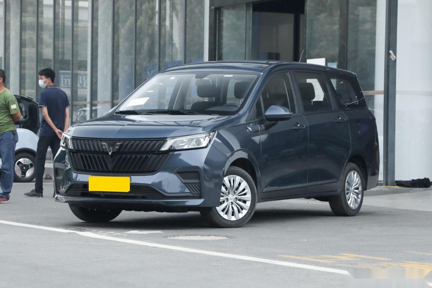 购车预算7万,想买经济型7座MPV,五菱佳辰皮实耐用还省油