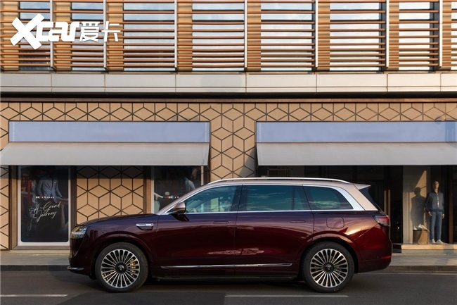 25万辆背后的价值革命：问界M9如何重构豪华车市场新秩序