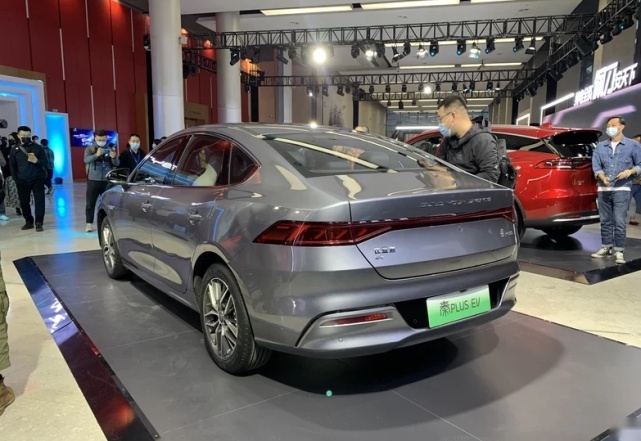 最大续航600km，比亚迪秦PLUS EV这车到底如何？