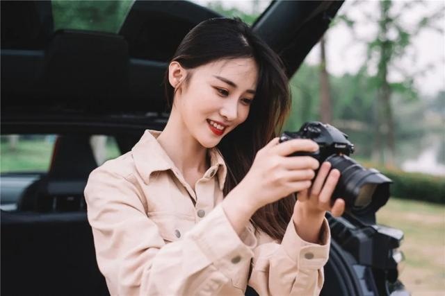 95后美女选择长安UNI-T的三大理由