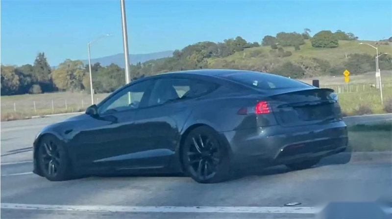 搭载比亚迪电池？中改Model 3再曝光 依然不带仪表盘！
