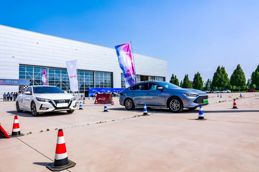油电同价 秦PLUS DM-i 2023冠军版郑州试驾