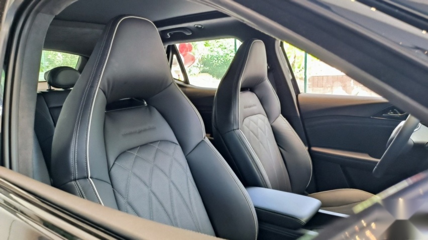 恒驰5到店实拍：用料足诚意足，真是30万以内最好的纯电SUV？
