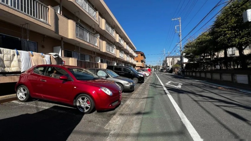东京街头实探：电动化落后大时代，日本人坐不住了
