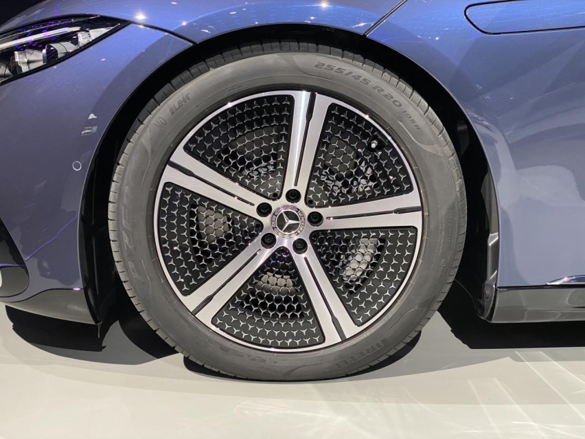 上海车展：什么是豪华电动车？ 让奔驰EQS带你研究