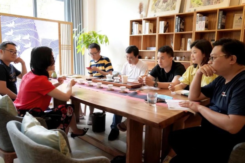 律师的理性与重庆美女的感性，她三次成为比亚迪新能源车主