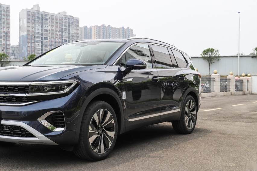 大众揽境实拍，长超5米1，搭V6引擎+四驱，比途昂更能“打”