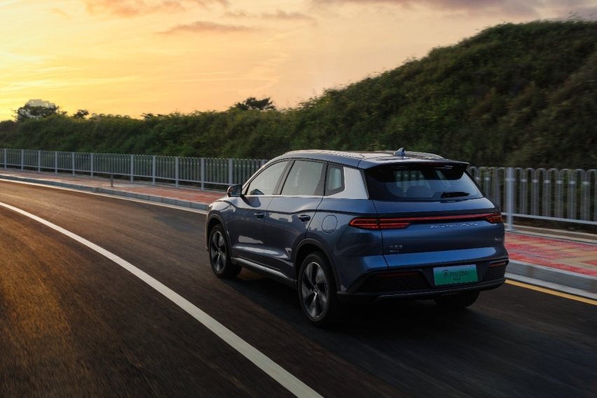 过年回家就开大五座SUV，宋Pro DM-i冠军版和本田CR-V怎么选