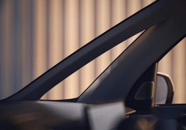 沃尔沃EM90上市，81.8万元起售，史上最贵纯电MPV实力如何？