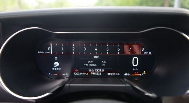 感受美式经典，北美试驾60年代的福特Mustang