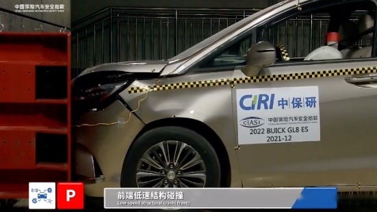别克GL8碰撞成绩垫底,销量却经常上万,谁说美系车皮实安全的?