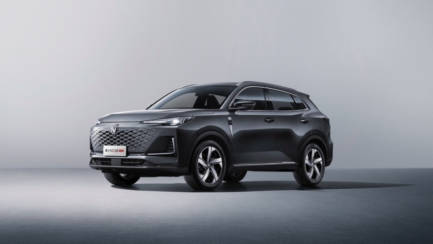 年轻人选家用SUV，长安第三代CS55PLUS与哈弗H6，谁更值得买？