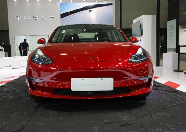 纯电B级车的PK赛，蔚来ET5旅行版对比特斯拉Model 3，谁更香？