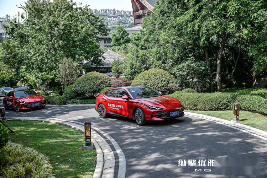 和越级轿跑MG7一起驭见优雅｜在古滇名城里纵享激擎