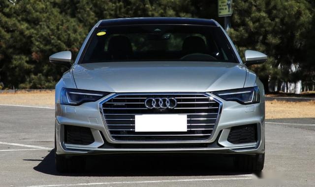 7月销量最好的4款高端轿车，月销量均破万，网友：生活富裕了
