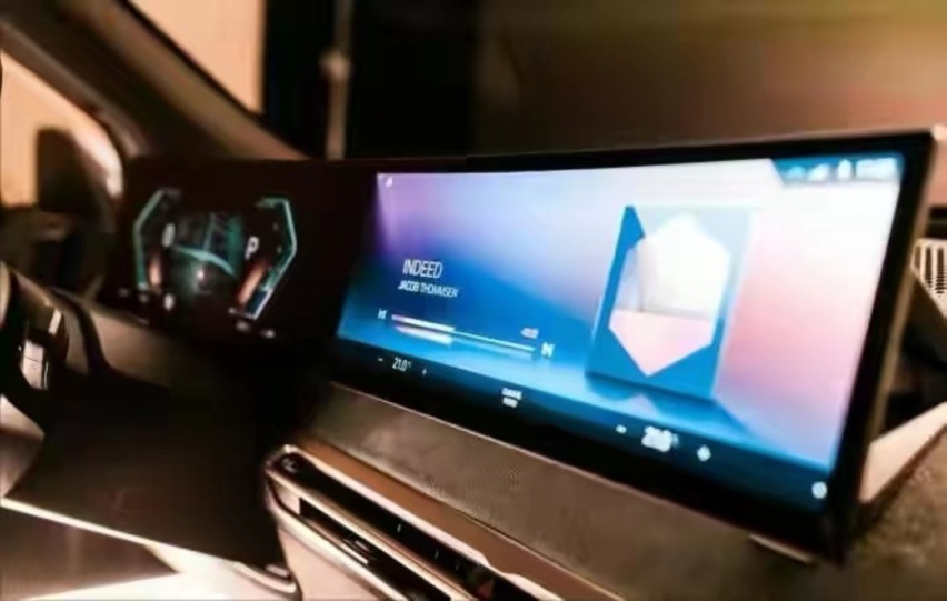 20万就能买宝马！还是SUV 但全新车型更省油还有双联屏？