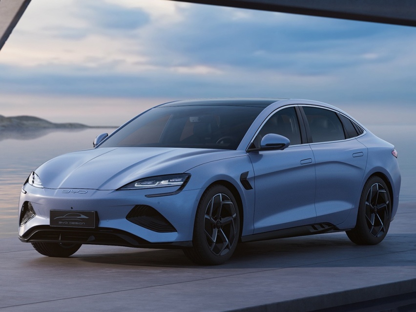 颤抖吧，Model3，比亚迪海豹开启预售，续航700km/零百3.8秒