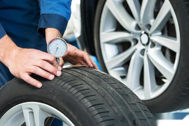 胎压监测终于成汽车标配！但它们的差别你懂吗？