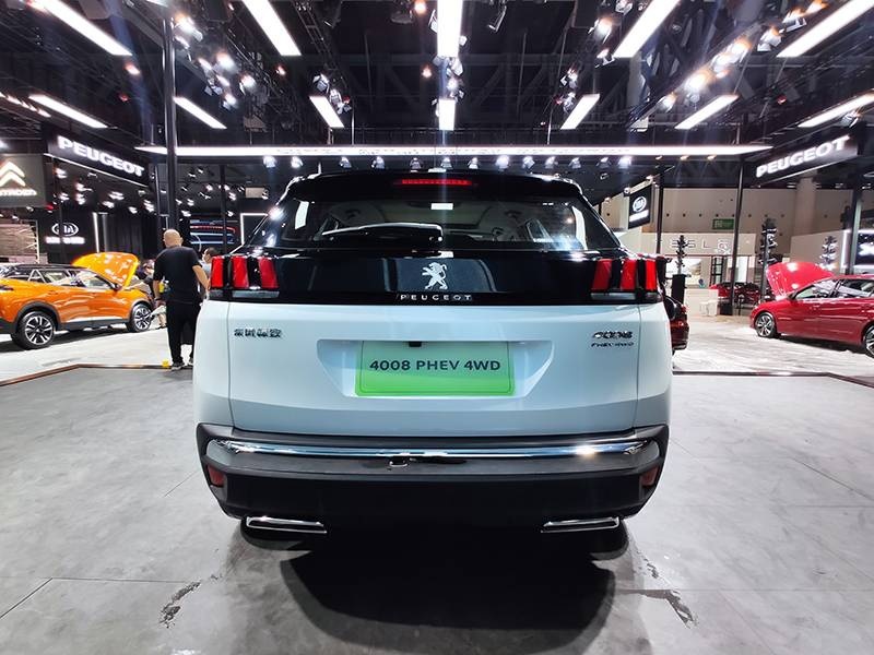 2020成都车展：搭1.6T发动机，实拍标致4008PHEV