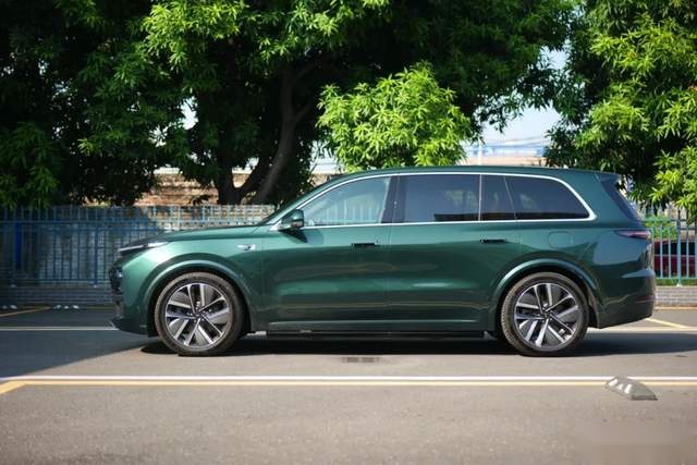 500万以内最好的家用SUV，家里领导坐了3天说：这车适合跑长途