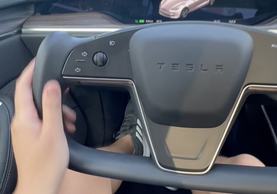 如何开走一台特斯拉Model S？视频