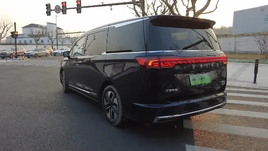 全家踏青还在选SUV？智能插混MPV瑞风RF8来了，开的放心坐的舒心