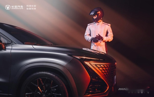 认准双色UNI-T！2.0T动力还带弹射起步，售13.79万元起