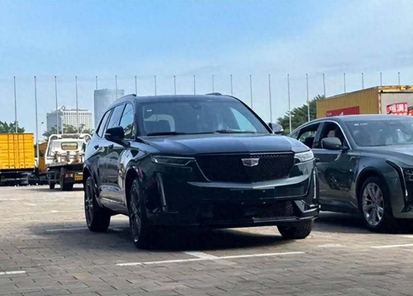新款凯迪拉克XT6黑标版实车曝光，2.0T发动机+48伏轻混系统