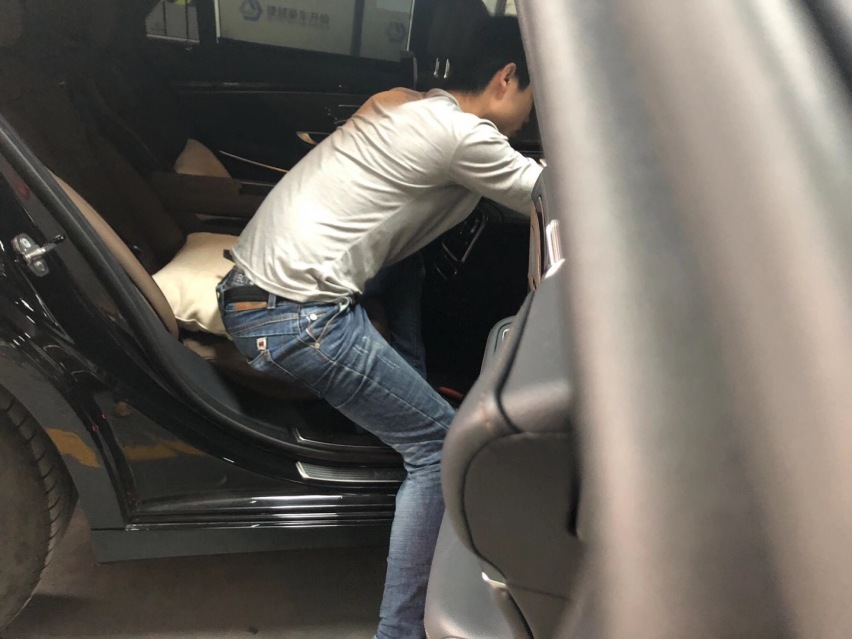 增强舒适性，升级幸福感，奔驰S350 S450加装脚托，腿托