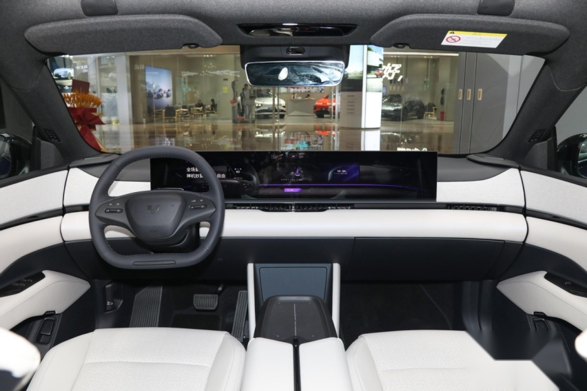 纯电车间的PK，极越01对标特斯拉Model Y，有多少胜算？