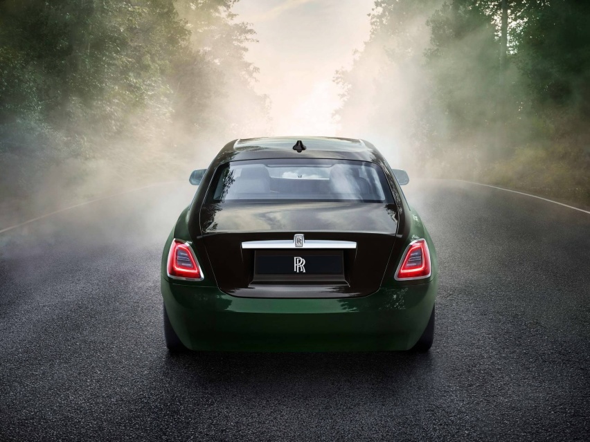 2021-rolls-royce-ghost-extended-lwb-3.jpg