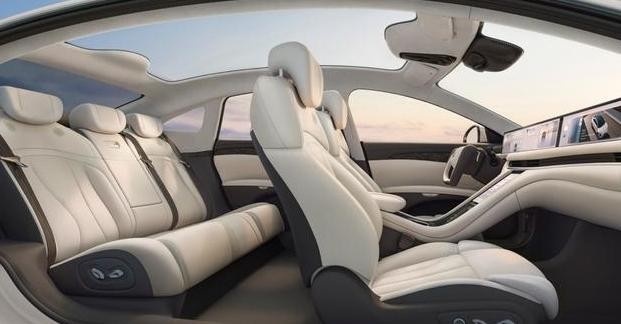 智己汽车全新L7即将发布，引领汽车智能化与舒适性革新