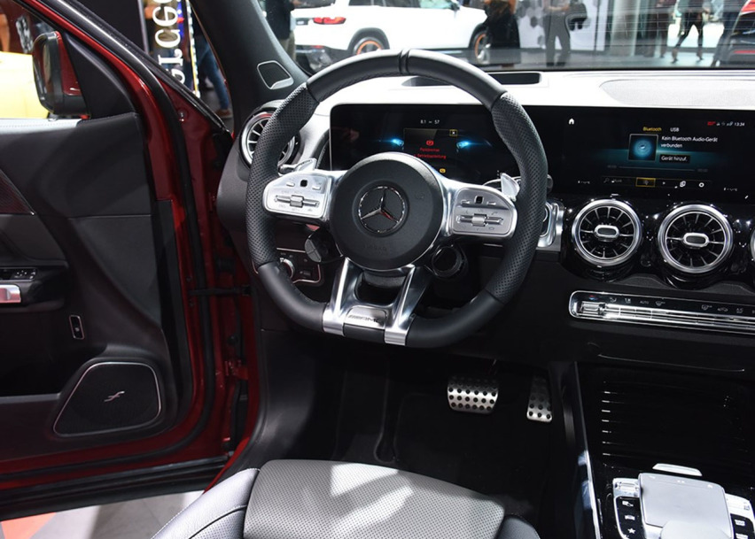 备受争议的7座奔驰SUV，内饰很高级，而国外版动力配2.0T