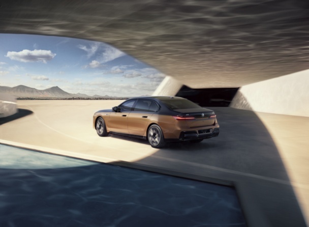  创新纯电动BMW i7 M70L上海全球首发