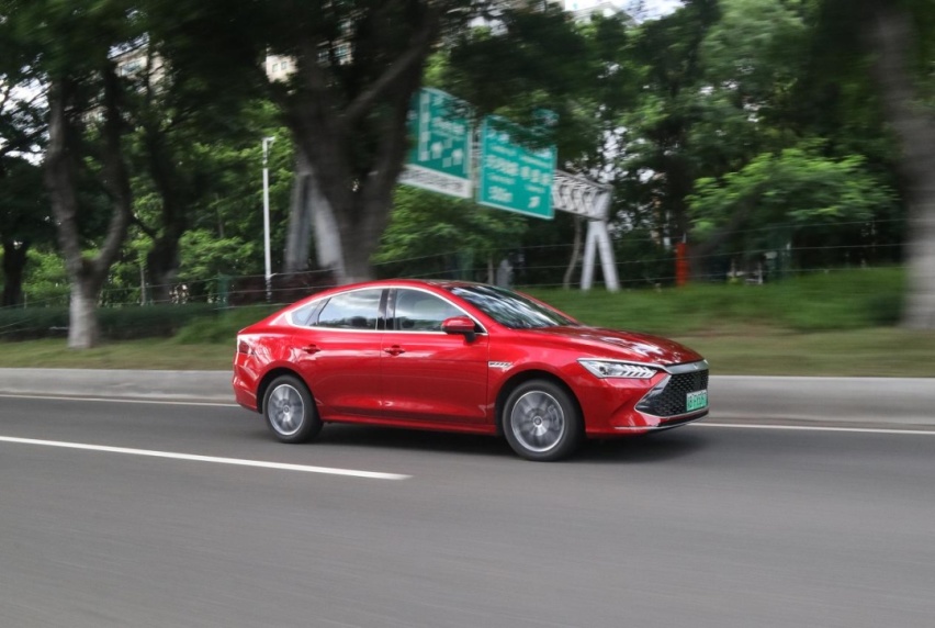 挑战华南“堵城”，实测秦PLUS DM-i 2023冠军版馈电油耗