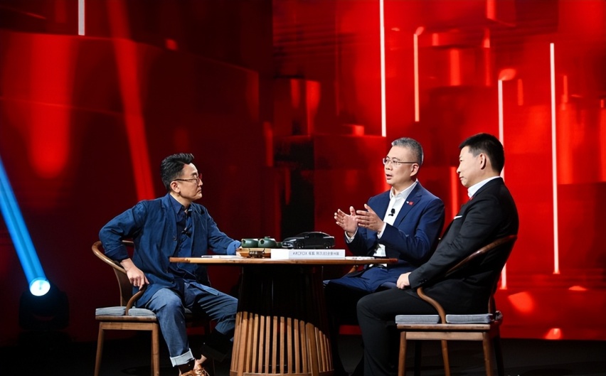 配备三颗激光雷达和华为技术加持，极狐阿尔法S全新HI上市