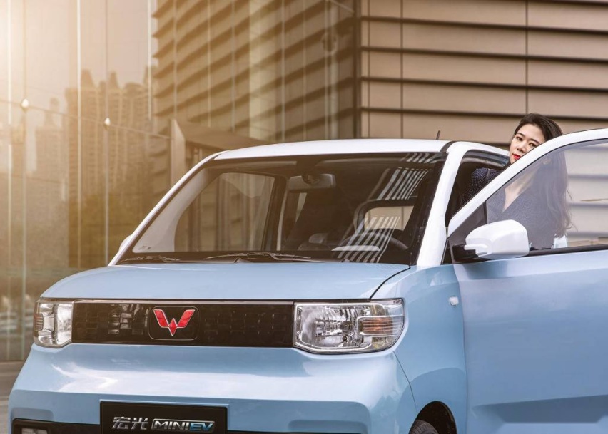 宏光 MINI EV 与老头乐们 13 亿中国人民究竟需要什