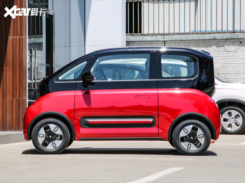 6.58万元起 305km的续航 宝骏E300预售价公布