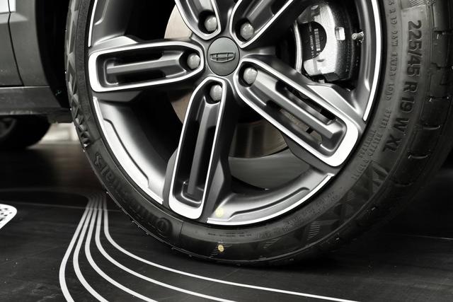 最炫紧凑型SUV 全新吉利icon到店实拍