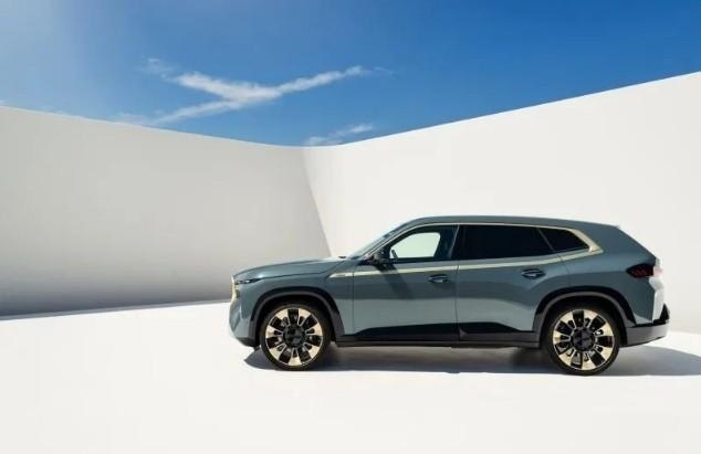 创新BMW XM发布并在中国开启预售，预售价236万，2023年上市