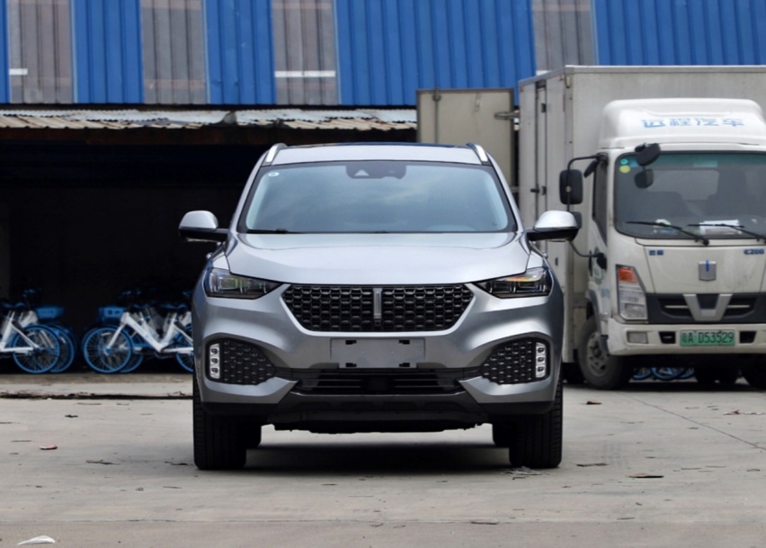 中期改款的WEY VV6日常刷脸，外观内饰动力变化不大