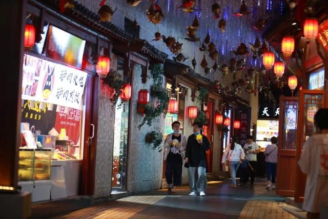 夜泊古秦淮、日探紫金山，梧桐下与北京现代菲斯塔畅游南京