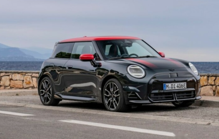 MINI Cooper SE JCW Trim官图发布 外观激进 动力