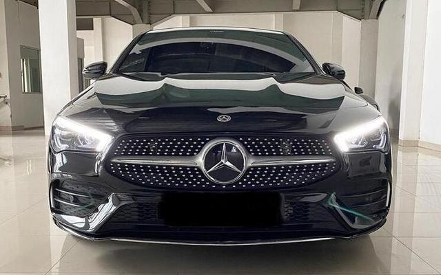 全新奔驰CLA海外实拍 搭载1.3T四缸发动机