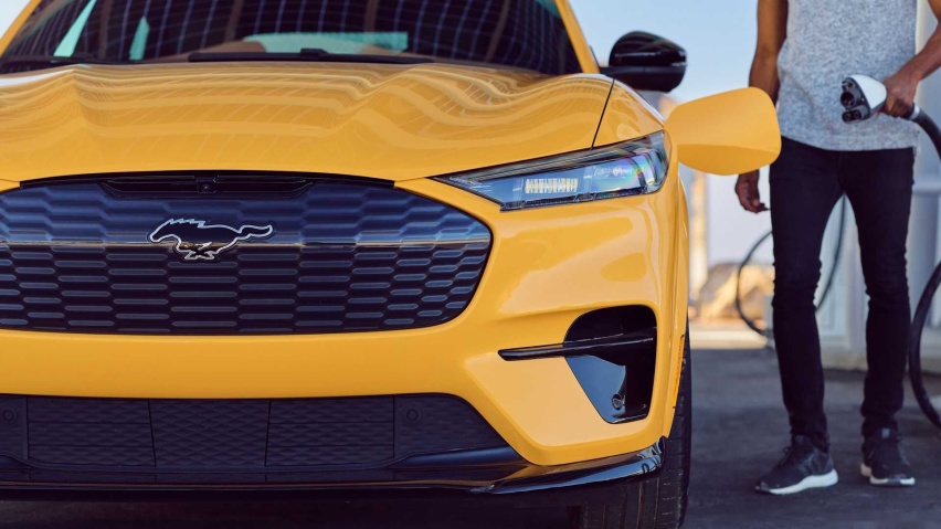 mustang-mach-e-gt-performance-edition-front-closeup.jpg