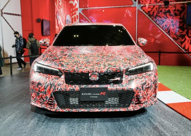 2.0T+6MT 原厂大尾翼+三出排气 平民性能钢炮本田思域TYPE R 20日首发